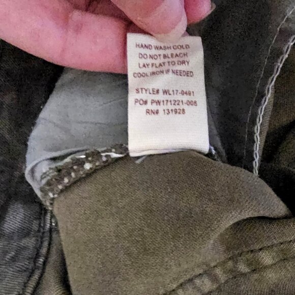 Camo Print Distressed Skinny Jeans With Raw Hem - Medium Size - Wishlist - Picture 8 of 14